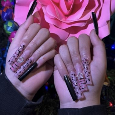 nails